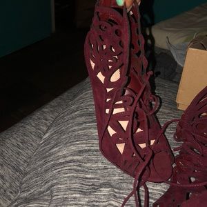 Pretty nice red heels never been used